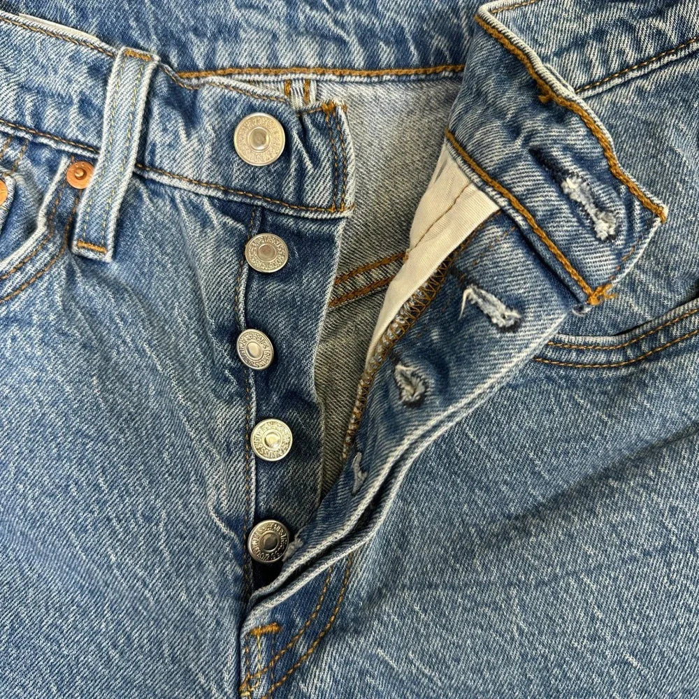Levis 501 Original High Waisted Denim Shorts Blue Medium Wash Button Fly Size 24